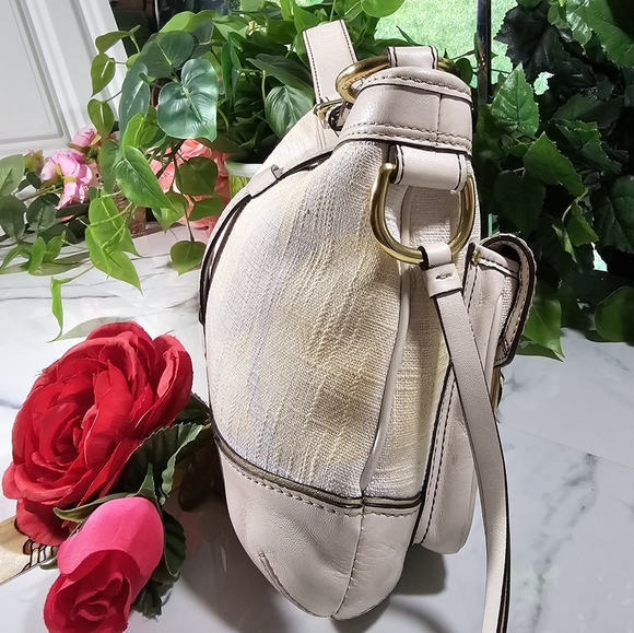 Coach Legacy Signature Ivory and Beige Shoulderbag | Handbag - Picture 5 of 14